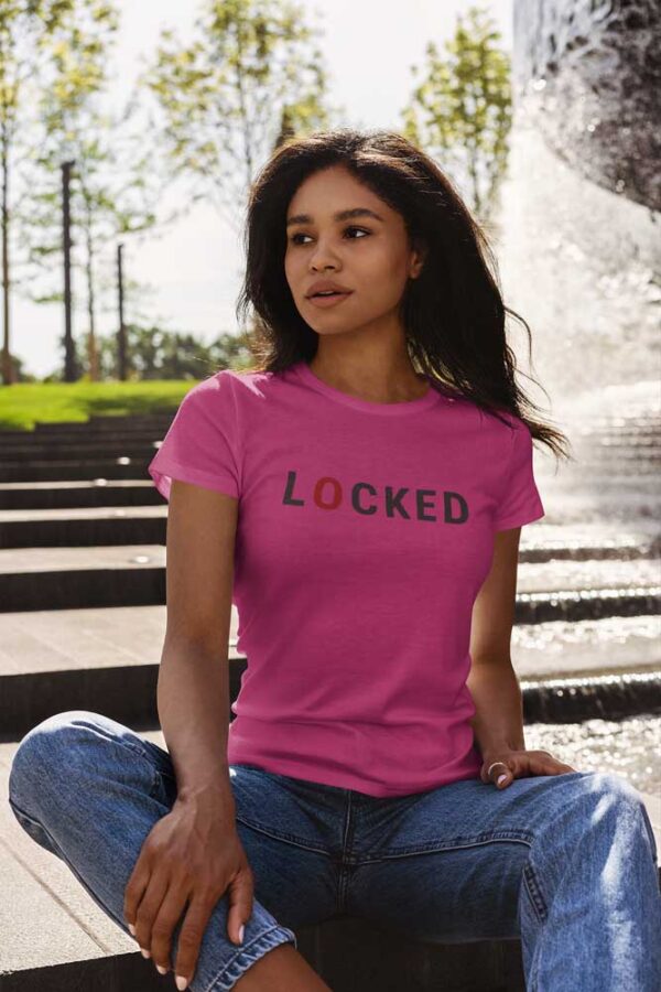 Locked Singles Women's T-Shirt - DK