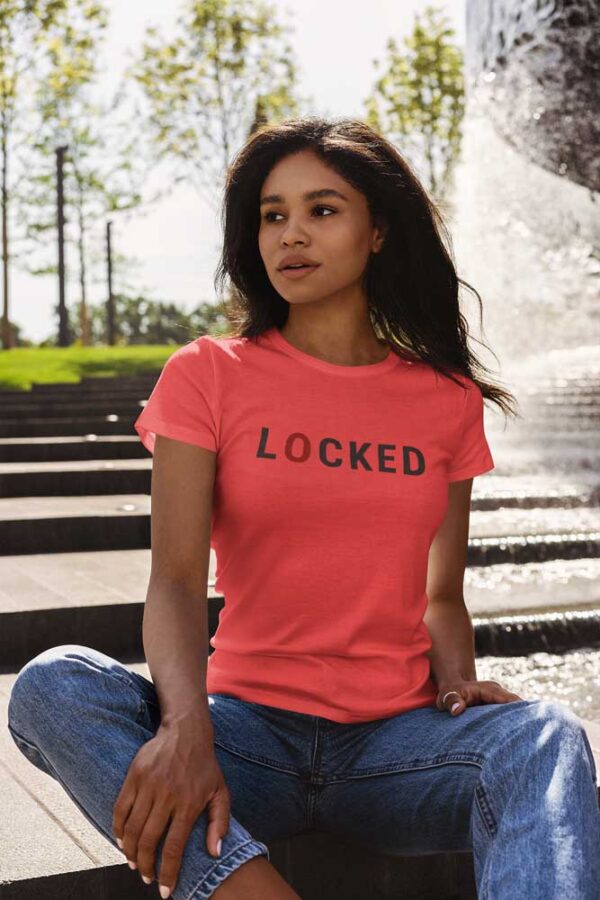 Locked Singles Women's T-Shirt - DK - Image 2